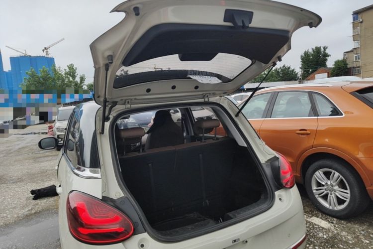 Used Wuling Bingo 2023 410 km Lingxi Deluxe Edition Trunk