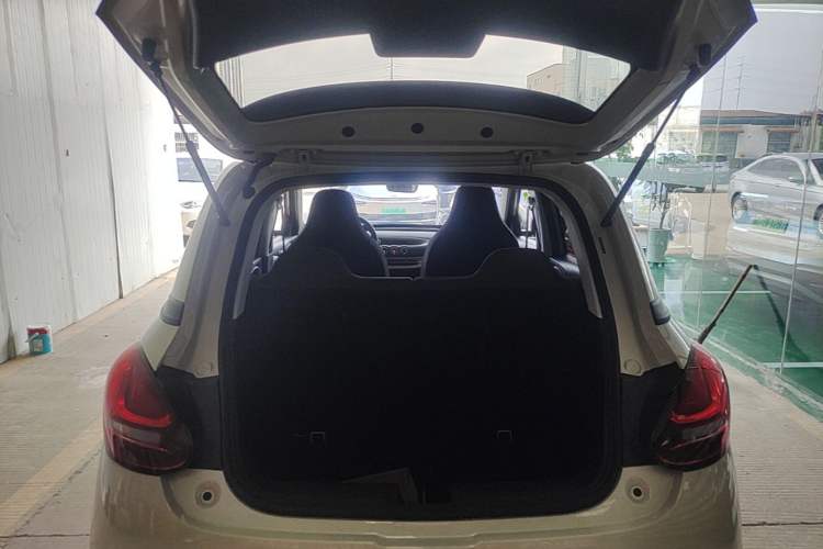 Used Wuling Bingo 2023 203km Light Edition Trunk