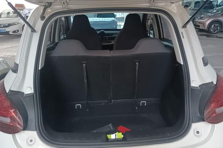 Used Wuling Bingo 2023 203km Light Edition Trunk