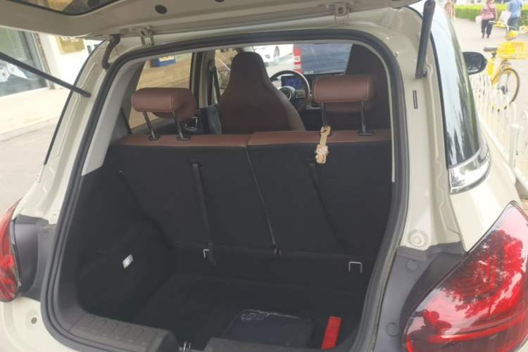 Used Wuling Bingo 2023 333 km Enjoyment Version Trunk