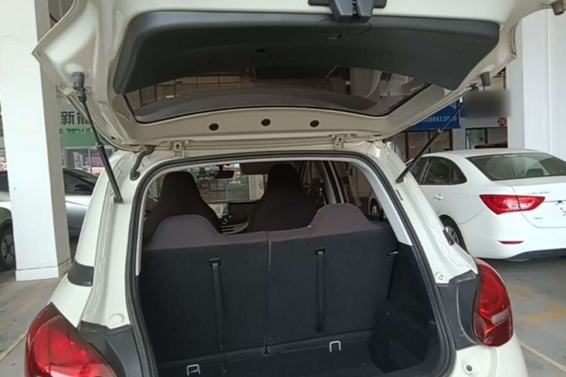 Used Wuling Bingo 2023 203km Light Edition Trunk
