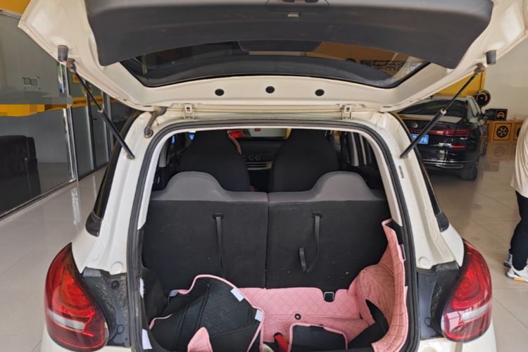 Used Wuling Bingo 2023 203km Light Edition Trunk