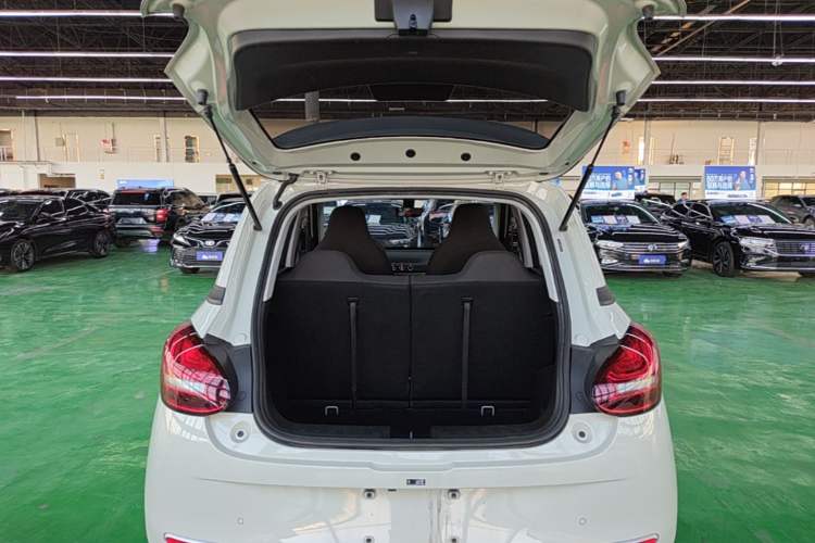 Used Wuling Bingo 2023 203km Light Edition Trunk