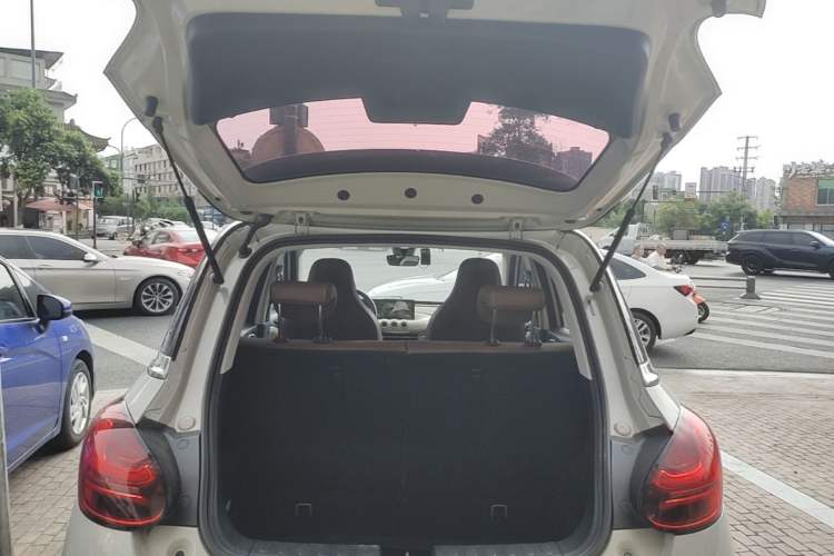 Used Wuling Bingo 2023 333 km Enjoyment Version Trunk