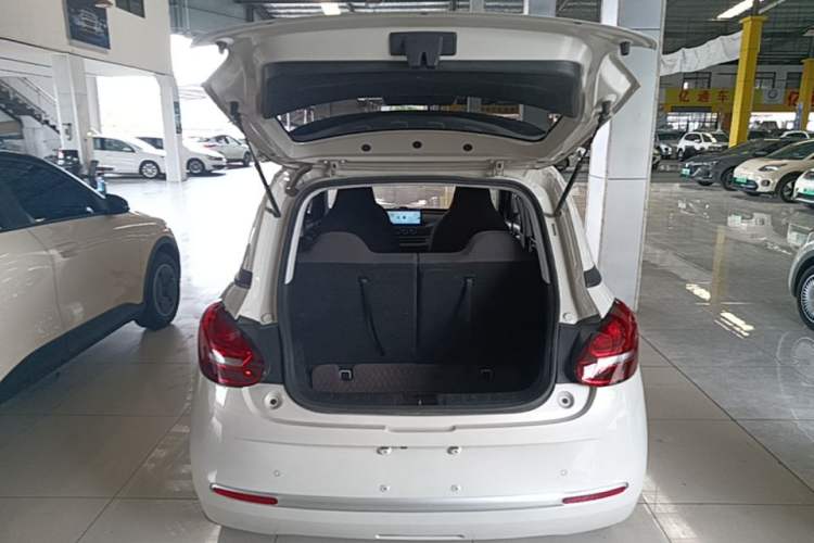 Used Wuling Bingo 2023 333 km Fast-Share Version Trunk