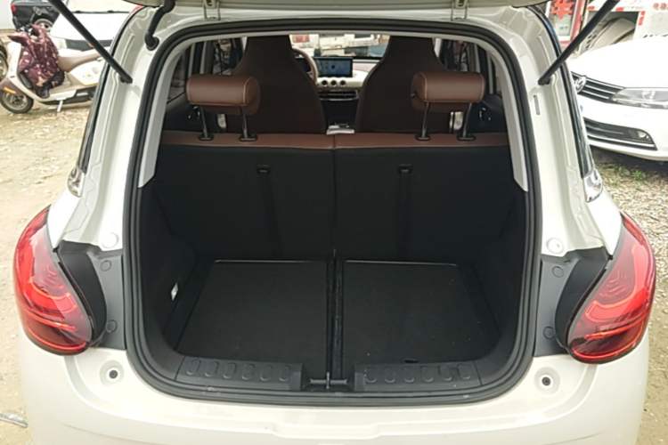 Used Wuling Bingo 2023 333 km Enjoyment Version Trunk