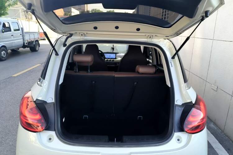 Used Wuling Bingo 2023 333 km Lingxi Connected+ Version Trunk