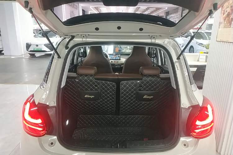 Used Wuling Bingo 2023 203km Comfort Edition Trunk