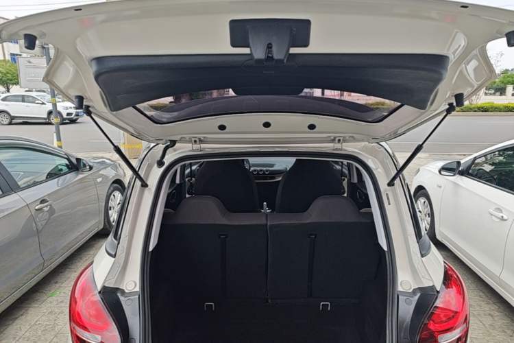 Used Wuling Bingo 2023 203km Light Edition Trunk