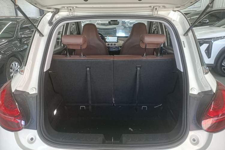 Used Wuling Bingo 2023 203km Comfort Edition Trunk