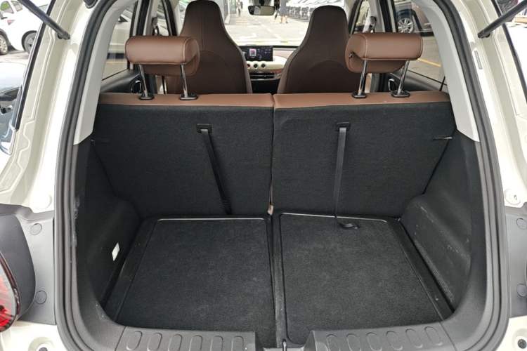 Used Wuling Bingo 2023 333 km Lingxi Connected+ Version Trunk