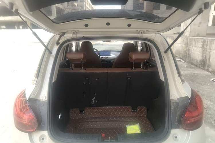 Used Wuling Bingo 2023 410 km Lingxi Deluxe Edition Trunk