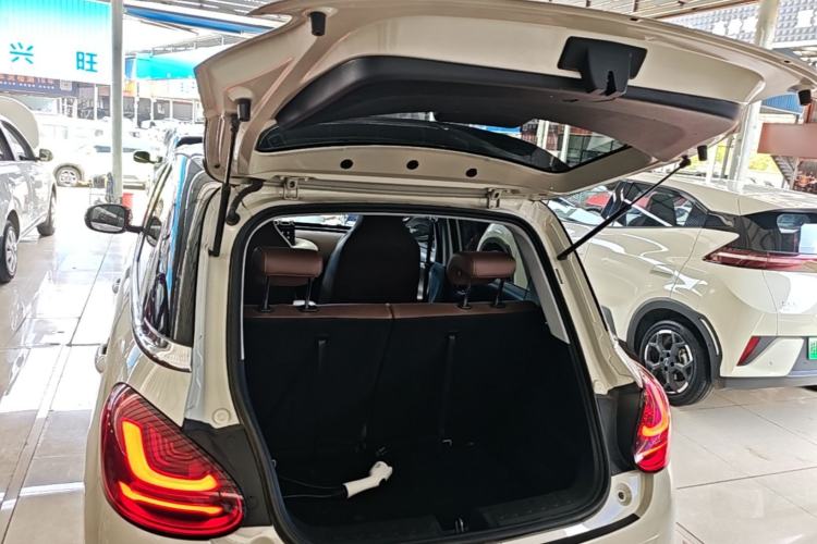 Used Wuling Bingo 2023 410 km Lingxi Deluxe Edition Trunk
