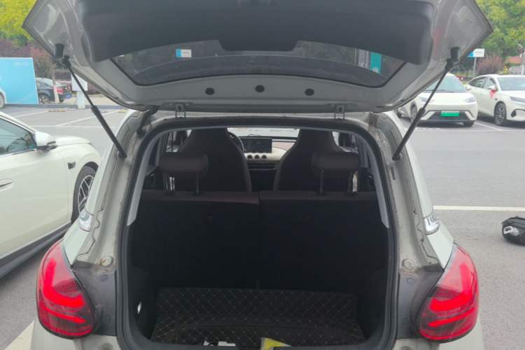 Used Wuling Bingo 2023 333 km Enjoyment Version Trunk