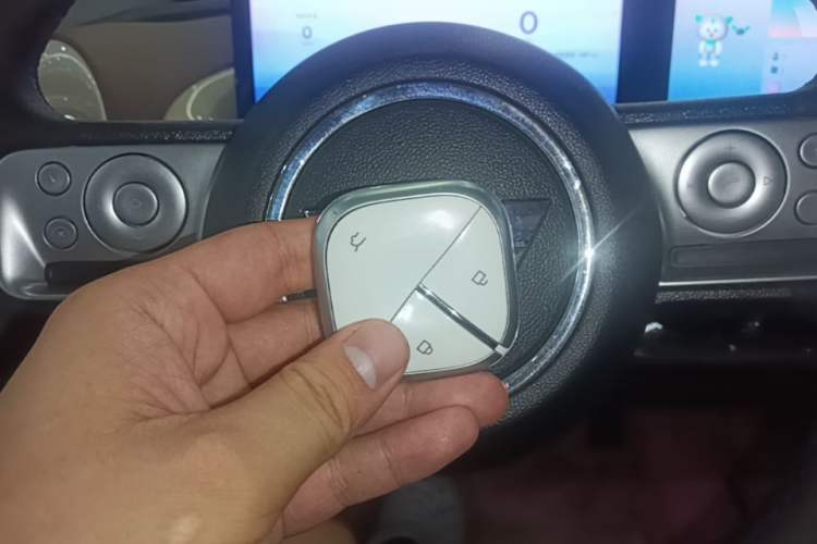 Used Wuling Bingo 2023 333 km Lingxi Connected Version Vehicle Key