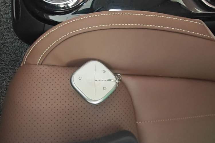 Used Wuling Bingo 2023 333 km Lingxi Connected Version Vehicle Key