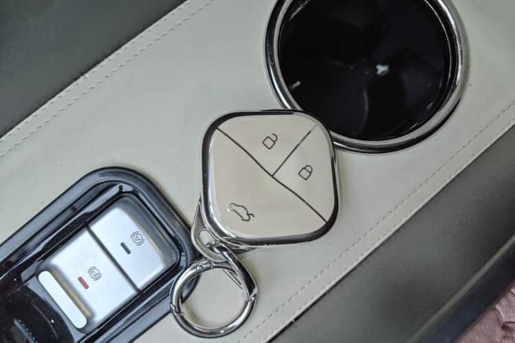 Used Wuling Bingo 2023 333 km Lingxi Connected Version Vehicle Key