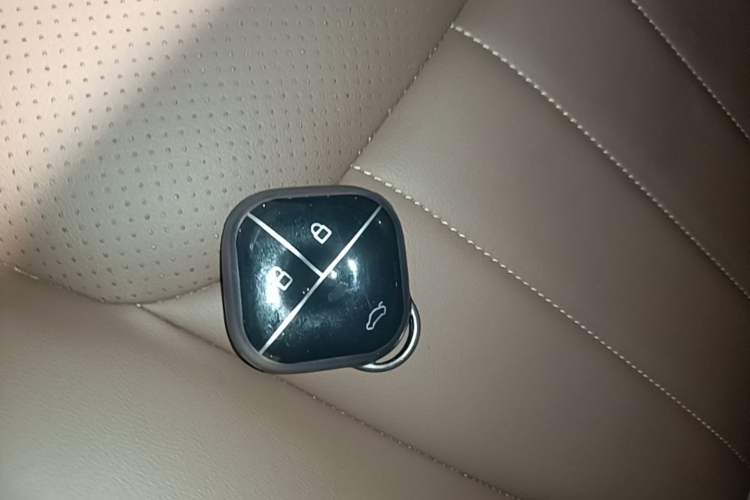Used Wuling Bingo 2023 333 km Lingxi Connected Version Vehicle Key