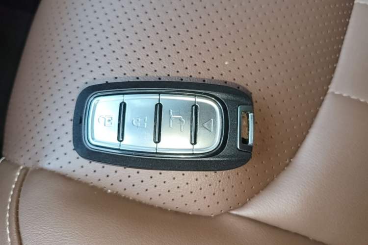 Used Wuling Bingo 2023 333 km Lingxi Connected+ Version Vehicle Key