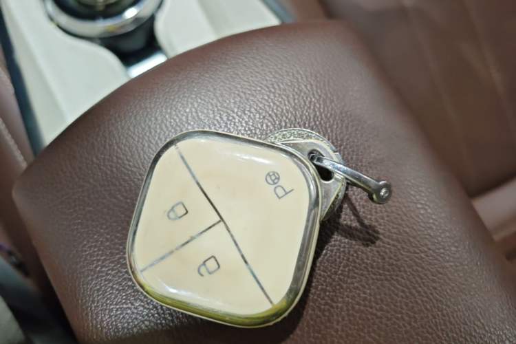 Used Wuling Bingo 2023 333 km Lingxi Connected+ Version Vehicle Key