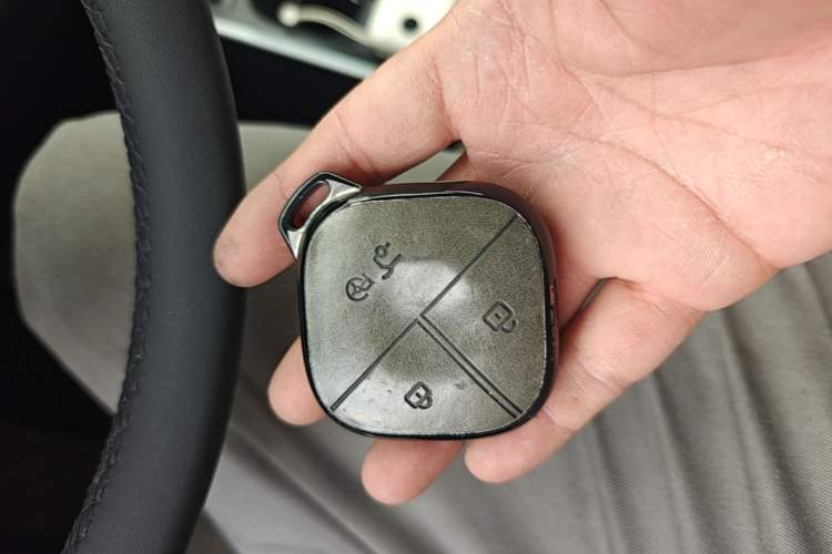 Used Wuling Bingo 2023 333 km Lingxi Connected Version Vehicle Key