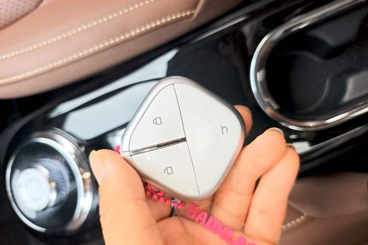 Used Wuling Bingo 2023 333 km Lingxi Connected+ Version Vehicle Key