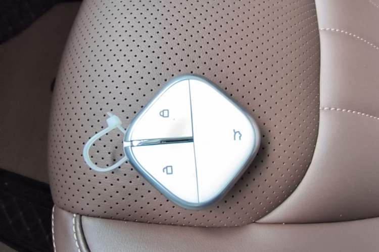 Used Wuling Bingo 2023 333 km Lingxi Connected+ Version Vehicle Key