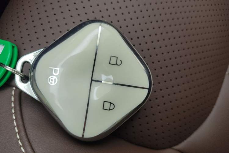 Used Wuling Bingo 2023 333 km Lingxi Connected Version Vehicle Key