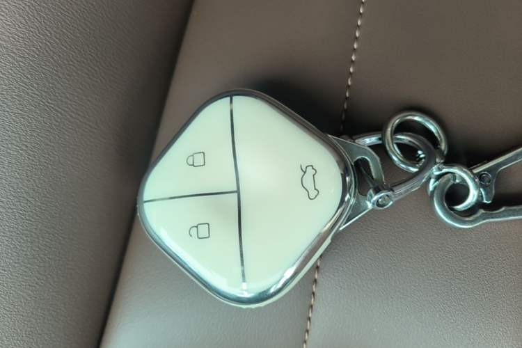 Used Wuling Bingo 2023 333 km Lingxi Connected+ Version Vehicle Key