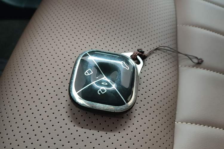 Used Wuling Bingo 2023 333 km Lingxi Connected+ Version Vehicle Key