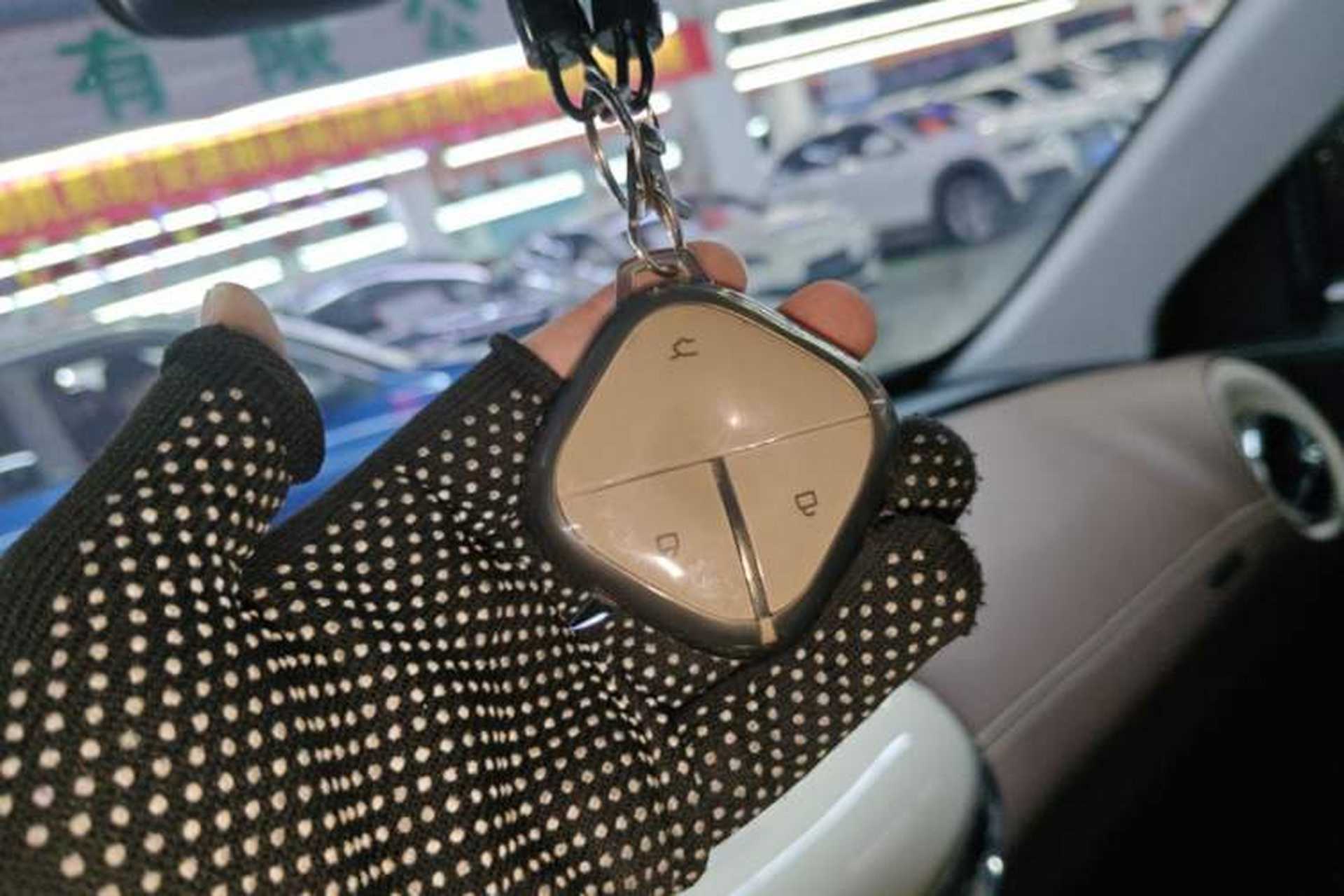Used Wuling Bingo 2023 333 km Lingxi Connected Version Vehicle Key