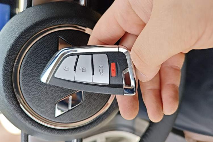 Used Wuling Bingo 2023 333 km Lingxi Connected+ Version Vehicle Key