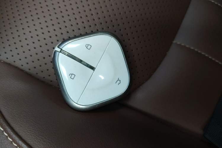 Used Wuling Bingo 2023 333 km Lingxi Connected Version Vehicle Key