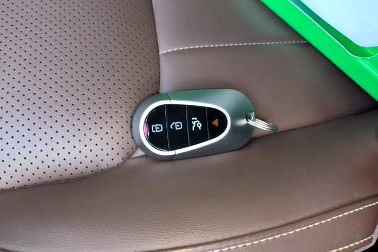 Used Wuling Bingo 2023 333 km Lingxi Connected+ Version Vehicle Key