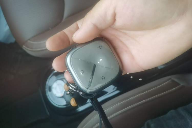 Used Wuling Bingo 2023 333 km Lingxi Connected+ Version Vehicle Key