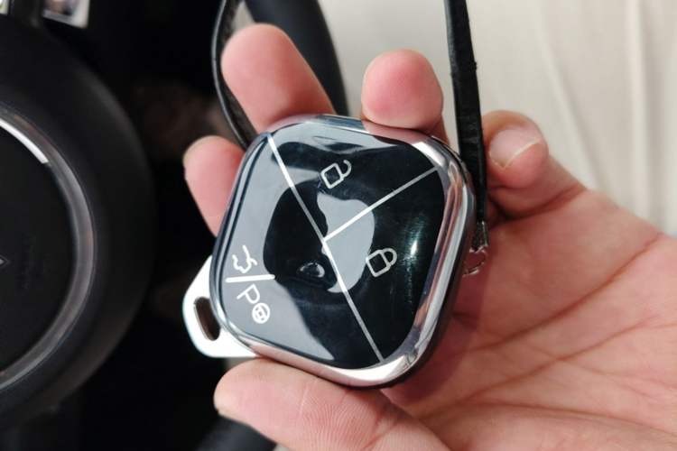 Used Wuling Bingo 2023 333 km Lingxi Connected Version Vehicle Key