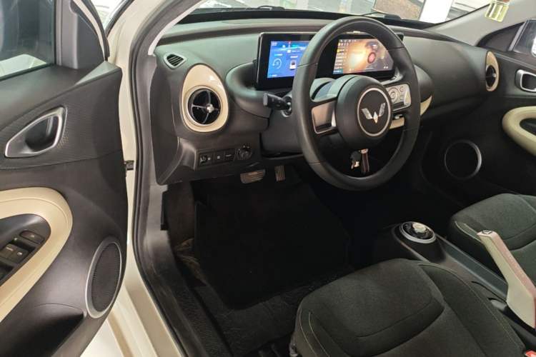 Used Wuling Bingo 2023 203km Light Edition Driver Seat
