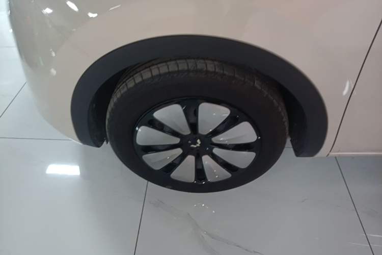 Used Wuling Bingo 2023 410 km Lingxi Deluxe Edition Exterior 4