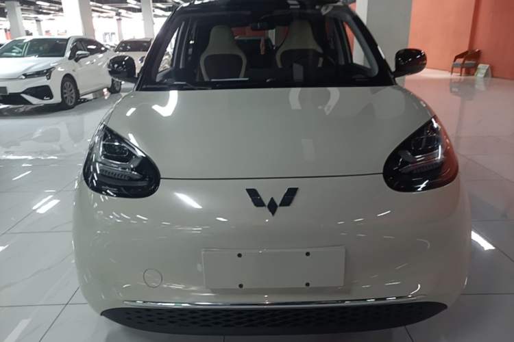 Used Wuling Bingo 2023 410 km Lingxi Deluxe Edition Front