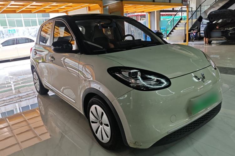 Used Wuling Bingo 2023 203km Light Edition Front Right 45 Deg