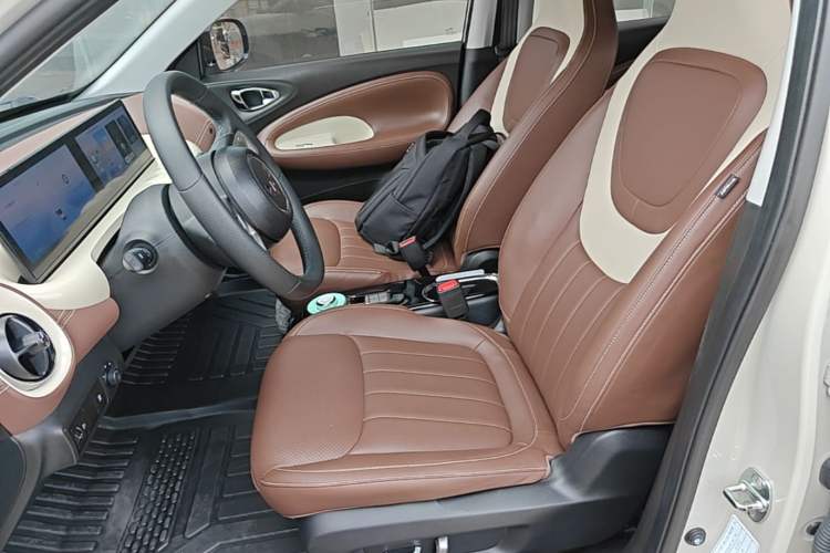 Used Wuling Bingo 2023 410 km Lingxi Deluxe Edition Left Front Seat