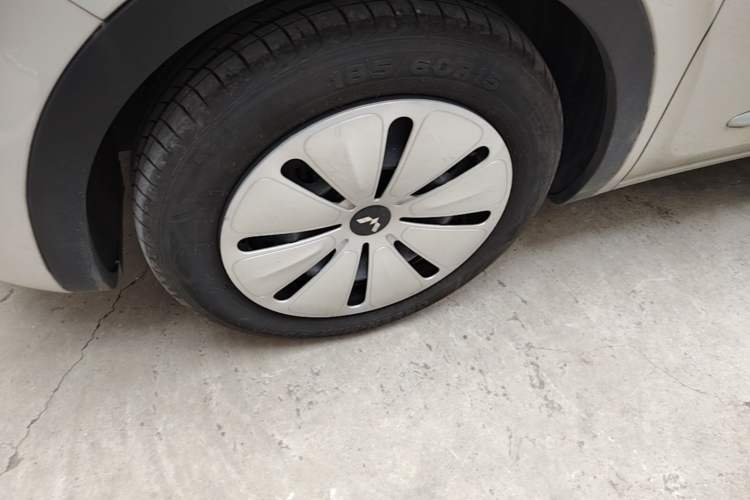 Used Wuling Bingo 2023 333 km Fast-Share Version Left Front Wheel Hub