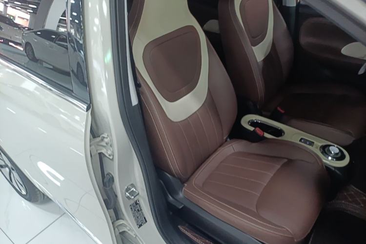 Used Wuling Bingo 2023 410 km Lingxi Deluxe Edition Right Front Seat