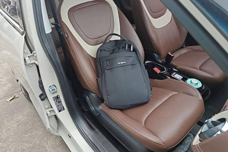 Used Wuling Bingo 2023 410 km Lingxi Deluxe Edition Right Front Seat