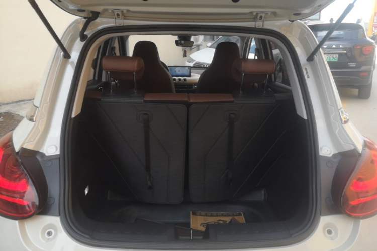 Used Wuling Bingo 2023 333 km Enjoyment Version Trunk