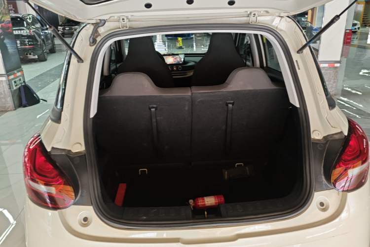 Used Wuling Bingo 2023 203km Light Edition Trunk
