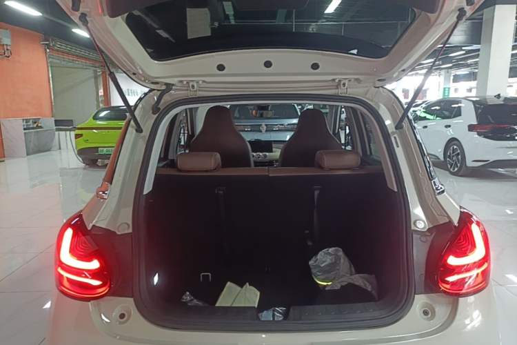 Used Wuling Bingo 2023 410 km Lingxi Deluxe Edition Trunk