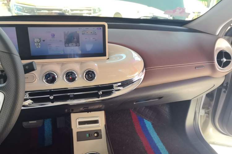 Used Wuling Bingo 2024 333 km Lingxi Connected Version Audio And AC Panel