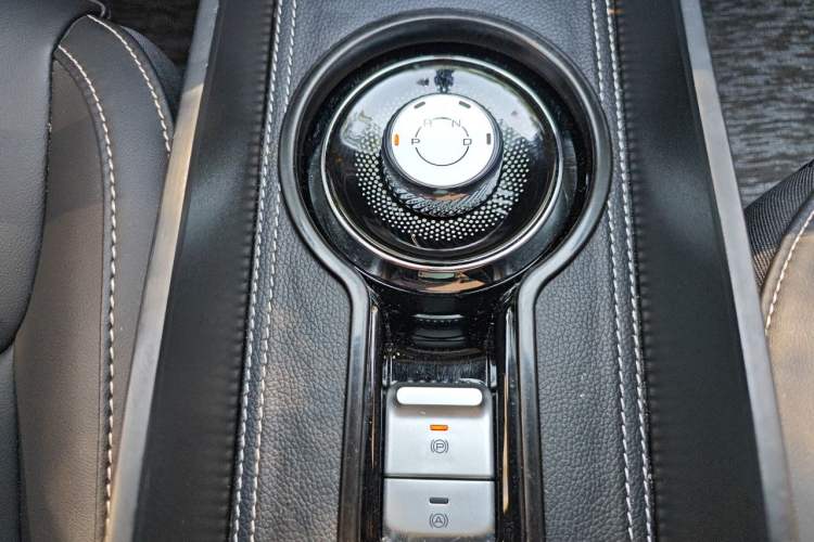 Used Wuling Bingo 2024 333 km Lingxi Connected Version Gear Lever