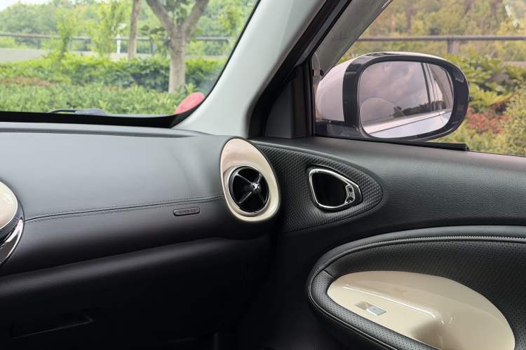 Used Wuling Bingo 2024 333 km Enjoyment Version Interior 3